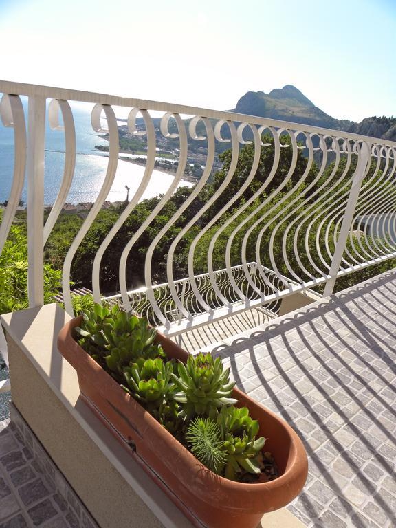 Holiday Home Figa Omiš Стая снимка