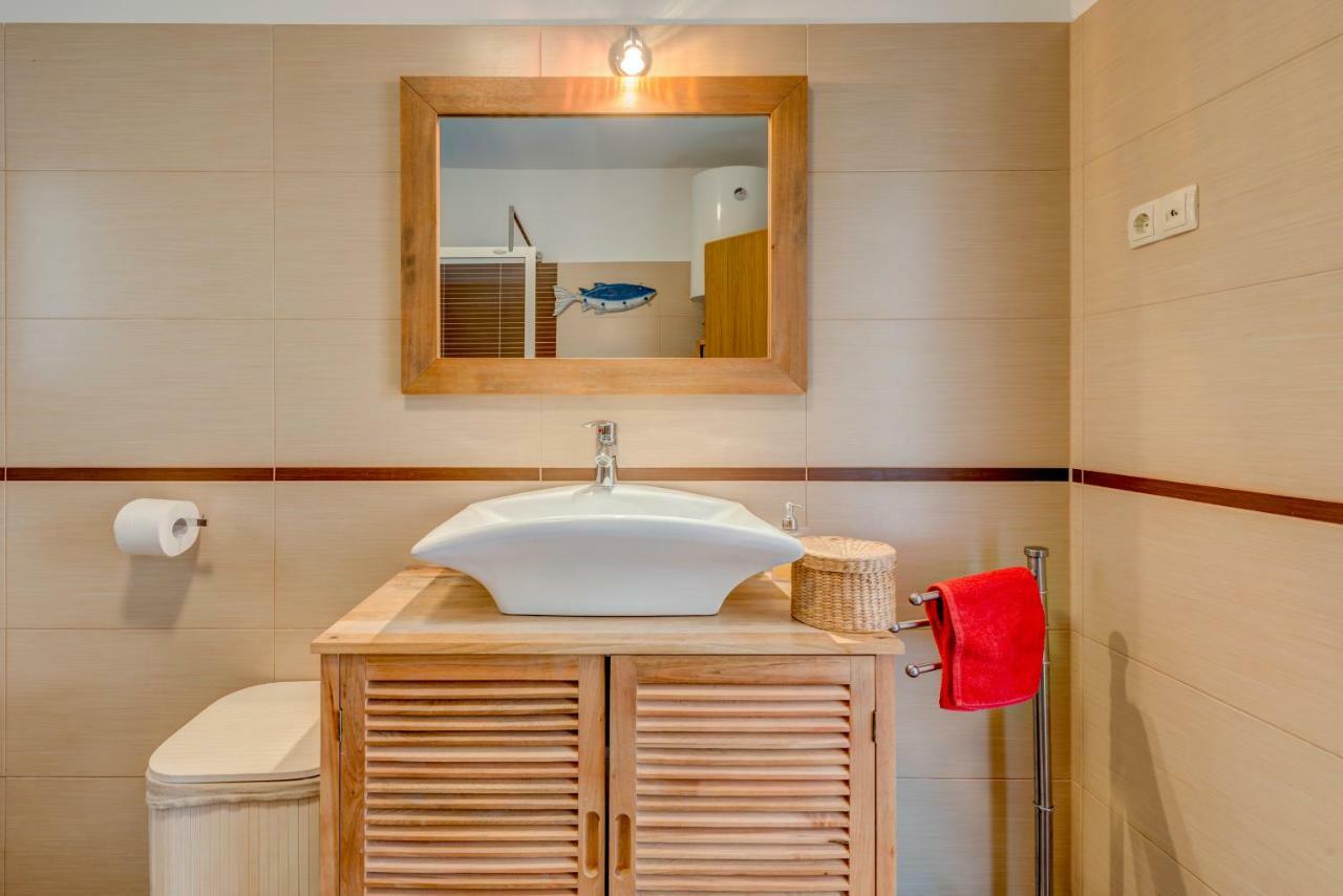 Holiday Home Figa Omiš Екстериор снимка
